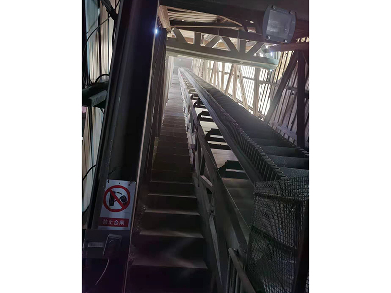 What are the advantages of electric arc furnace over medium frequency furnace?